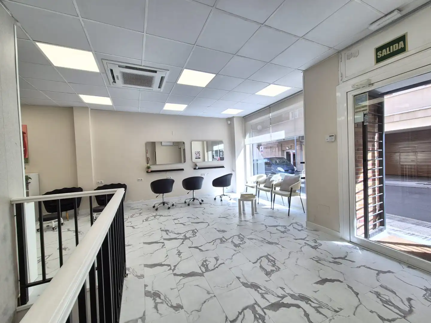 Local en venta en Majadahonda con Aire acondicionado y Calefacción