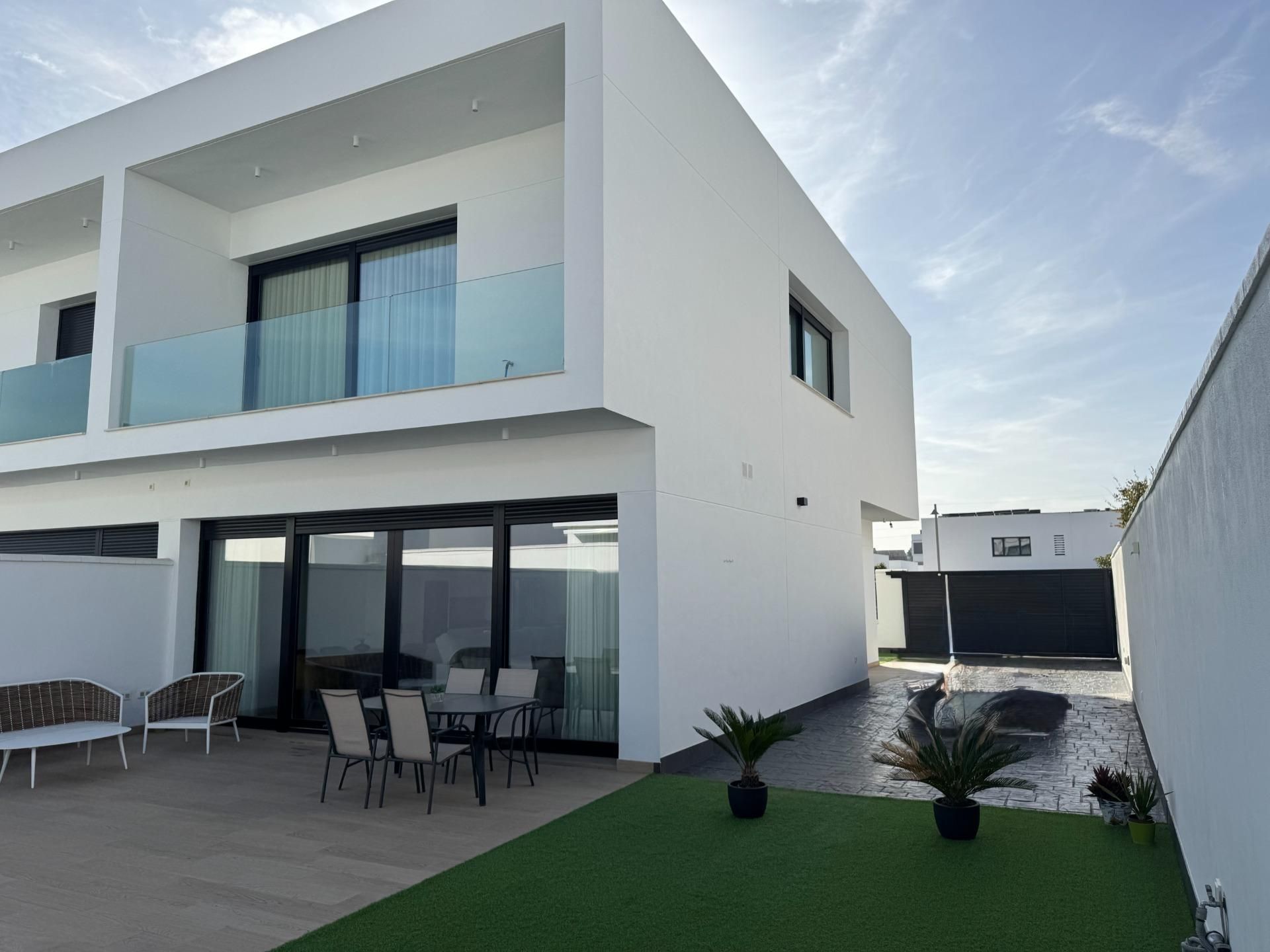 Single-family semi-detached for sale in  JAVIER IMBRODA ORTIZ, Entrenúcleos