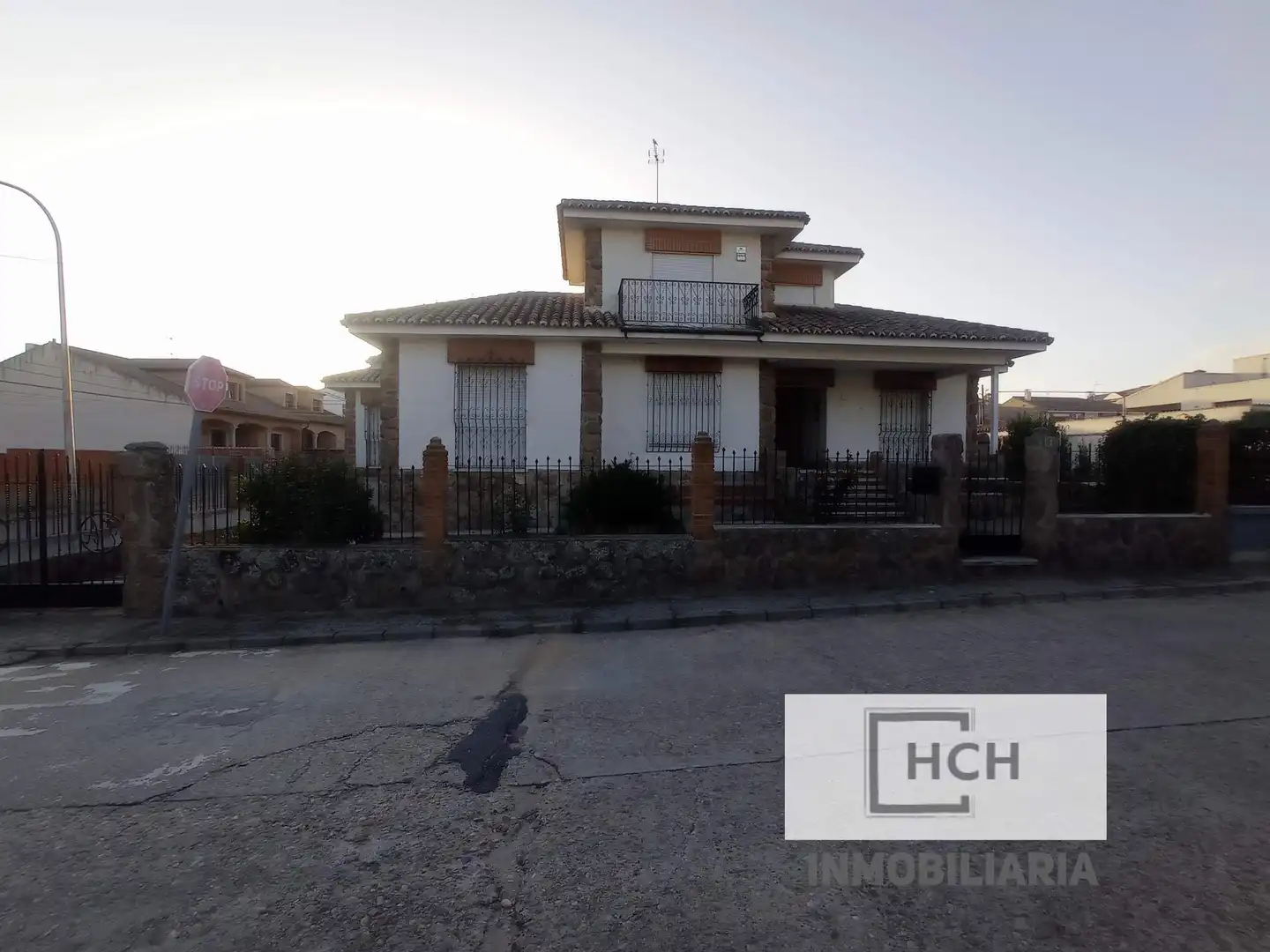 Vista exterior de Casa o chalet en venta en La Puebla de Montalbán con Calefacción, Jardín privado y Trastero