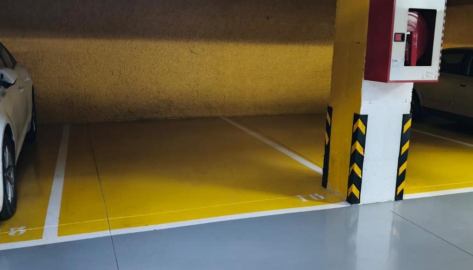 Photo 1 of Garage for sale in Mariano de Cavia, Jerónimos, Madrid