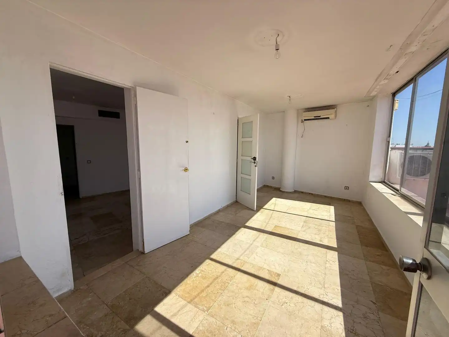 Dachboden zur Miete in Sevilla mit Klimaanlage und Terrasse