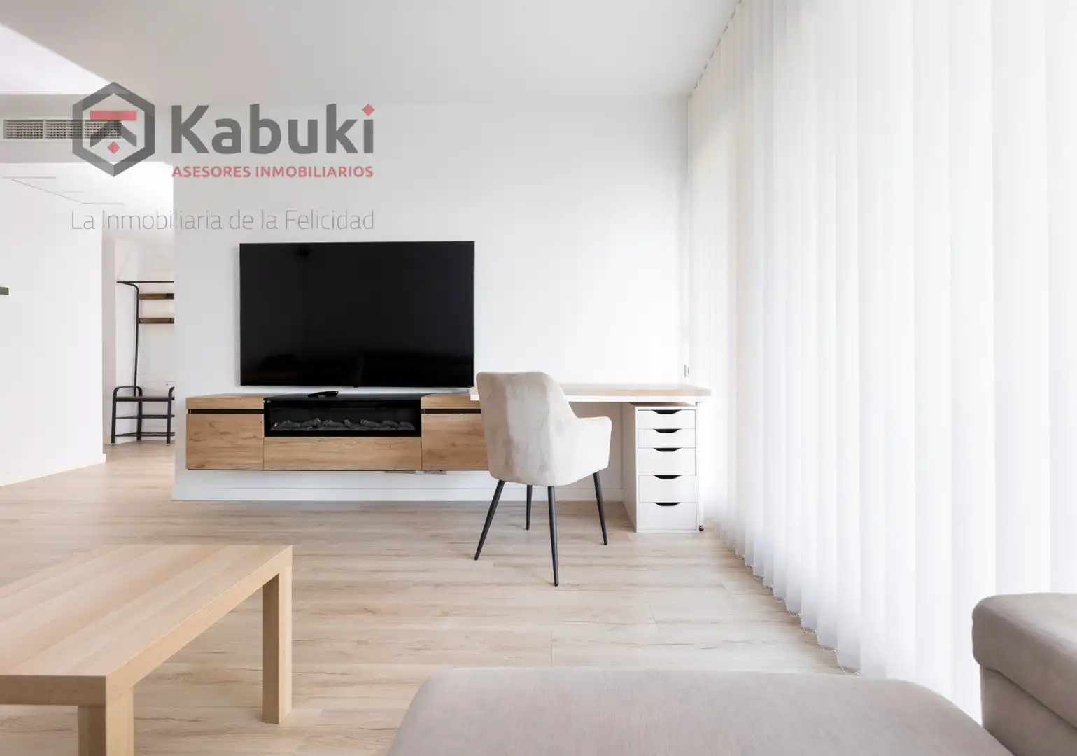 Living room of Flat for sale in Granada  with Private garden, Terrace and Storage room
