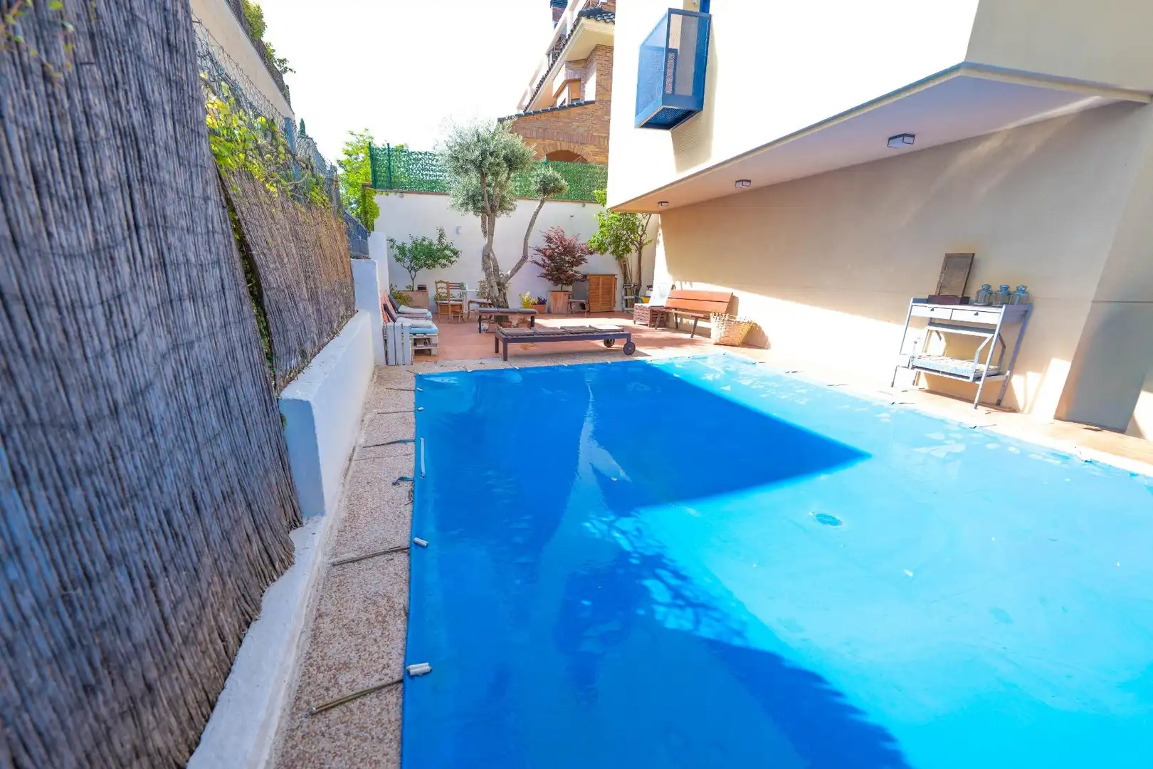 Schwimmbecken von Haus oder Chalet zum Verkauf in Madrid mit Klimaanlage, Heizung und Privatgarten