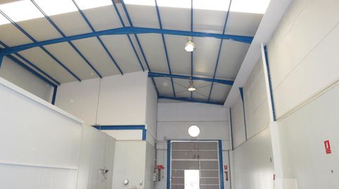 NAVE INDUSTRIAL CON SALAS DE FRIO Y CONGELACION, image 2