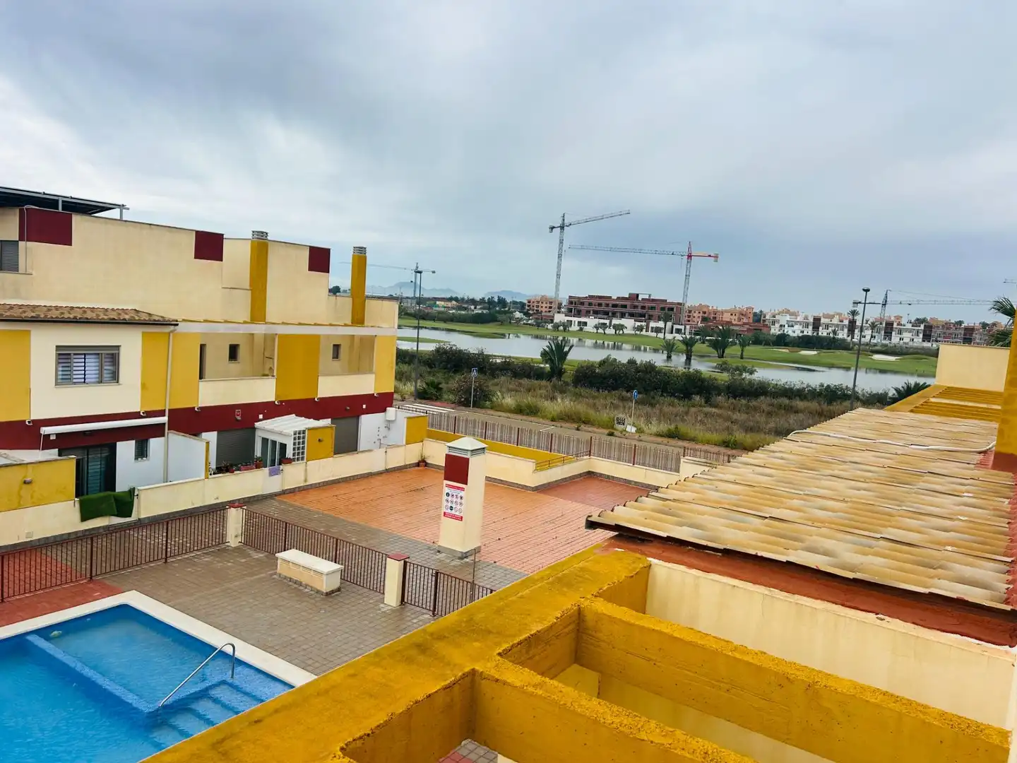 Terrassa de Casa adosada en venda en Los Alcázares amb Aire condicionat, Terrassa i Moblat