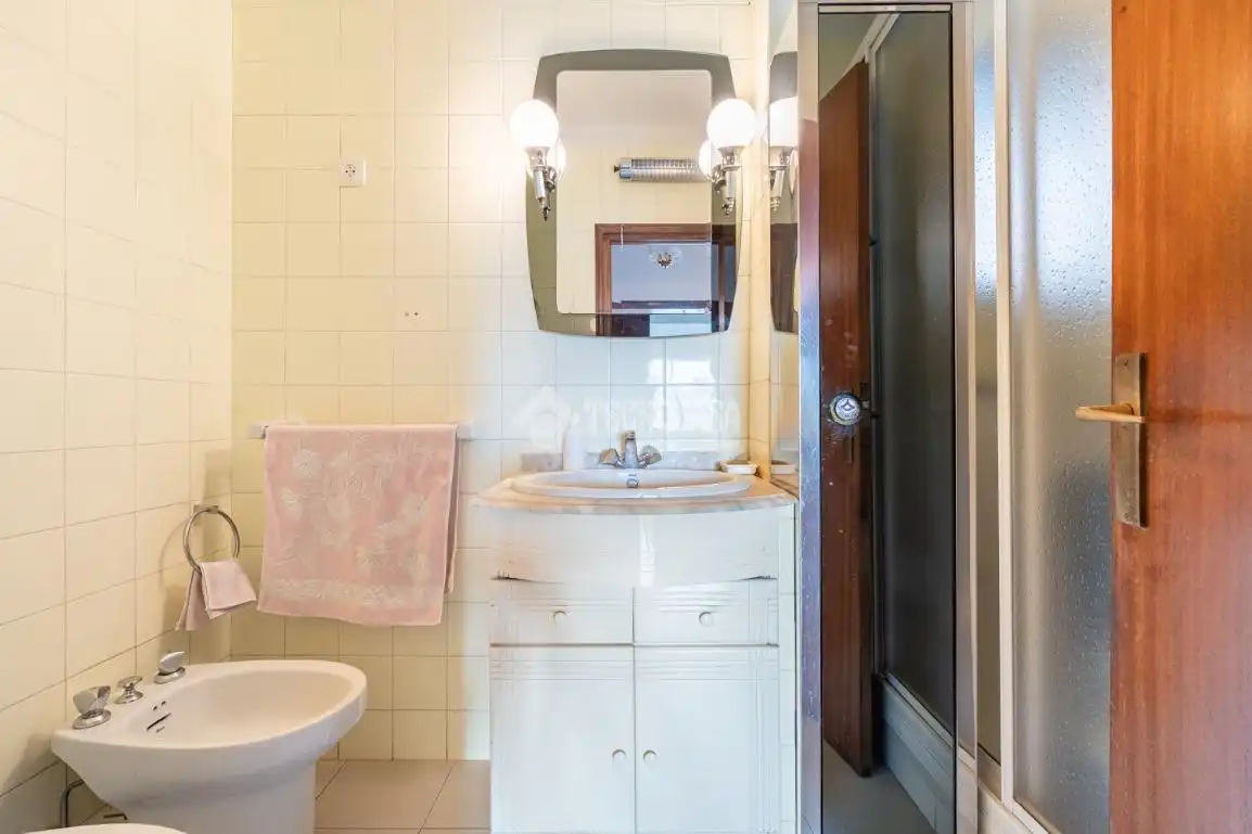 Bathroom of Flat for sale in Madrid  with Terrace