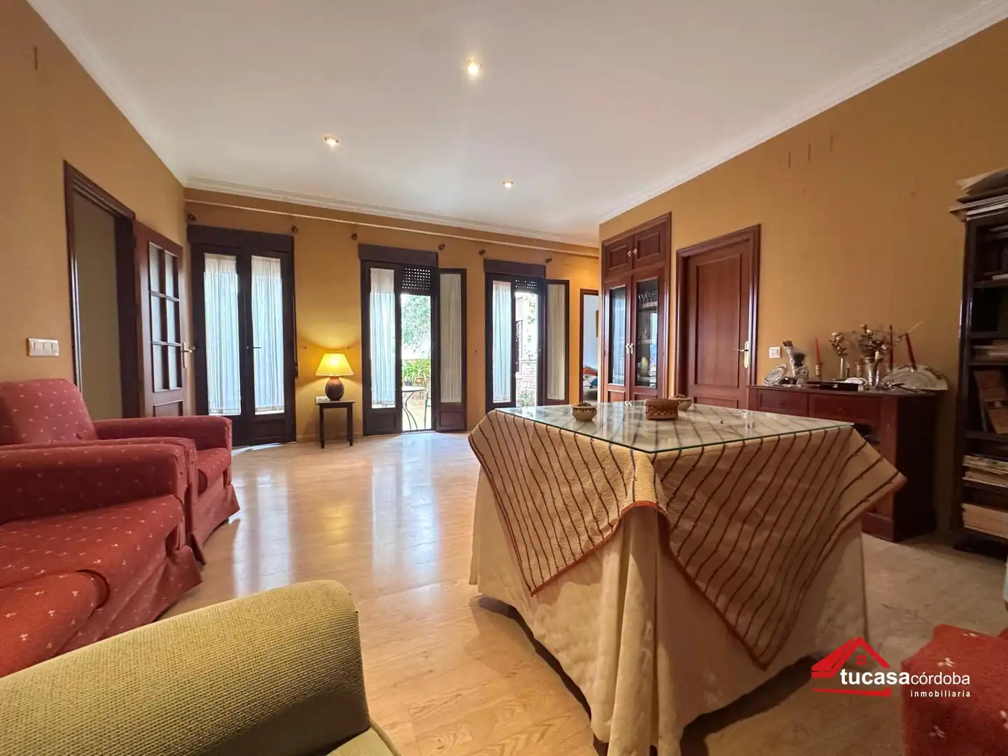 Sala de estar de Planta baja en venta en Córdoba con Parquet y Terraza