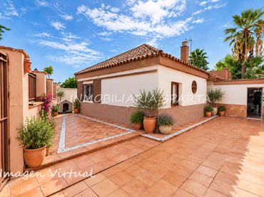 Xalet amb jardí en venda a Calle Córdoba
