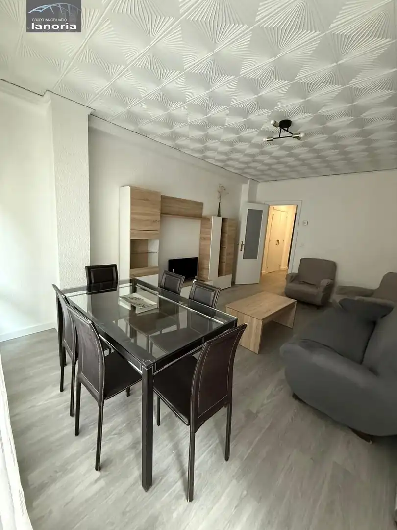Flat for rent in Ensanche - Franciscanos