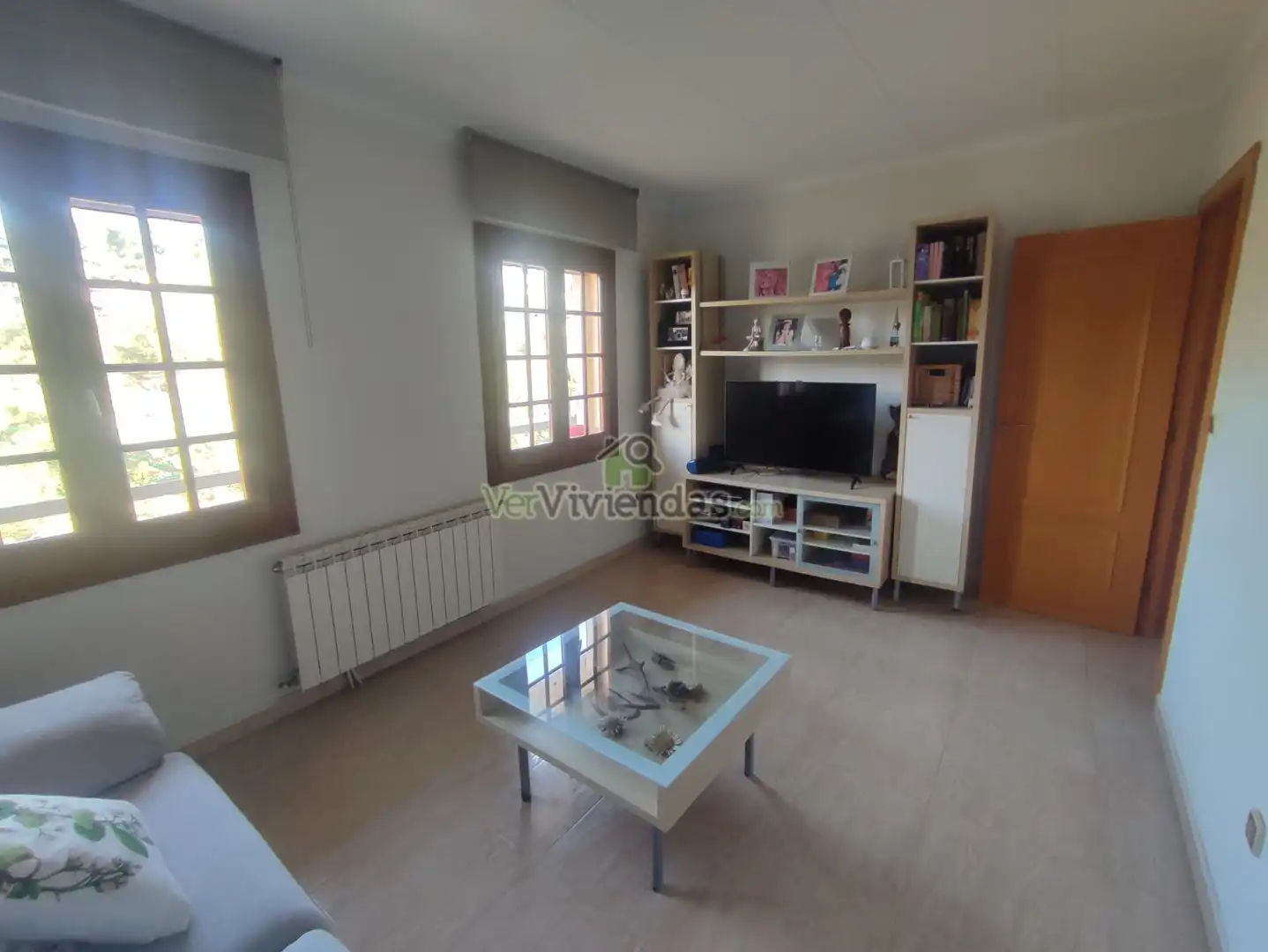Sala de estar de Casa o chalet en venta en Vallirana con Aire acondicionado, Calefacción y Jardín privado