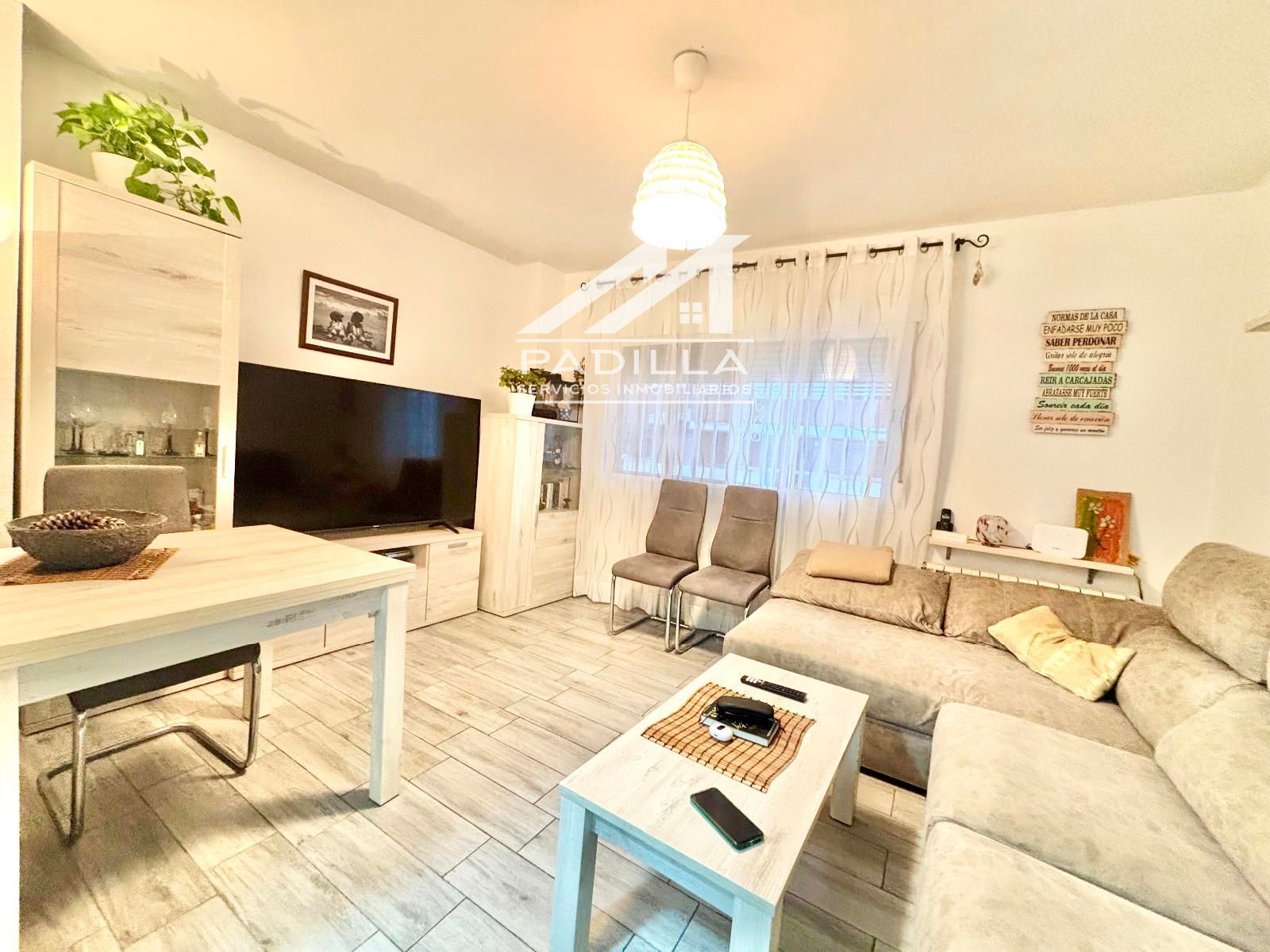 Sala d'estar de Pis en venda en Valmojado amb Aire condicionat i Calefacció