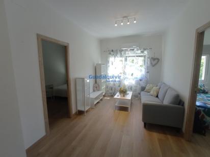 Living room of Flat for sale in  Sevilla Capital  with Air Conditioner