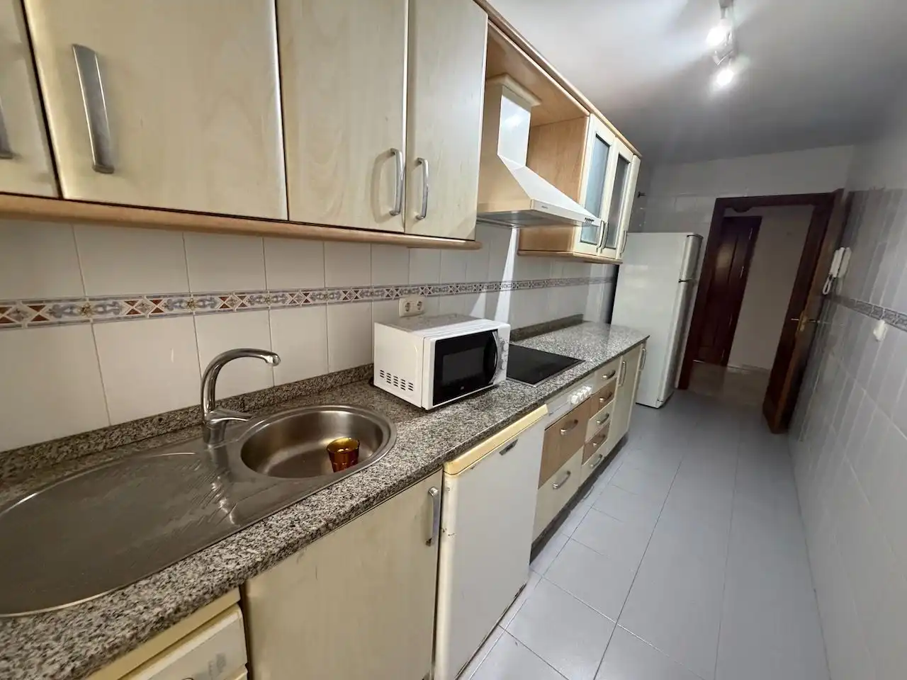 Kitchen of Flat for rent in Vélez-Málaga  with Community pool