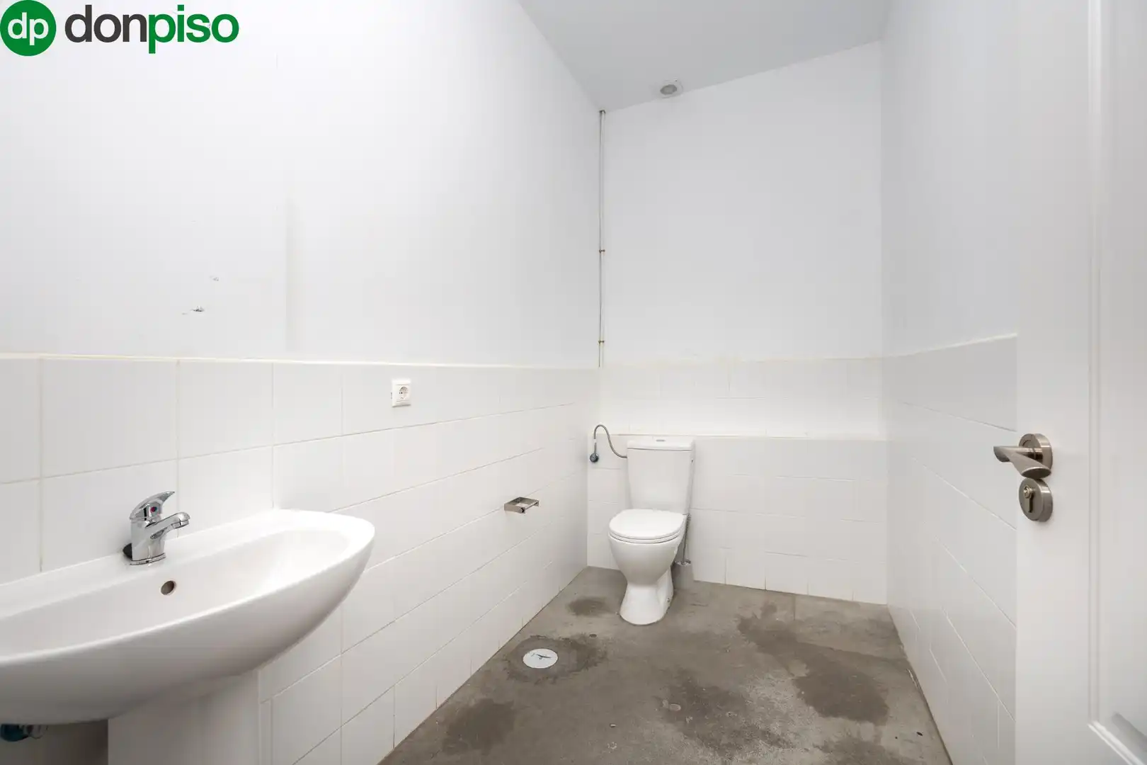 Local comercial en venta en Calle Calle Abderrahmán 11, imagen 20