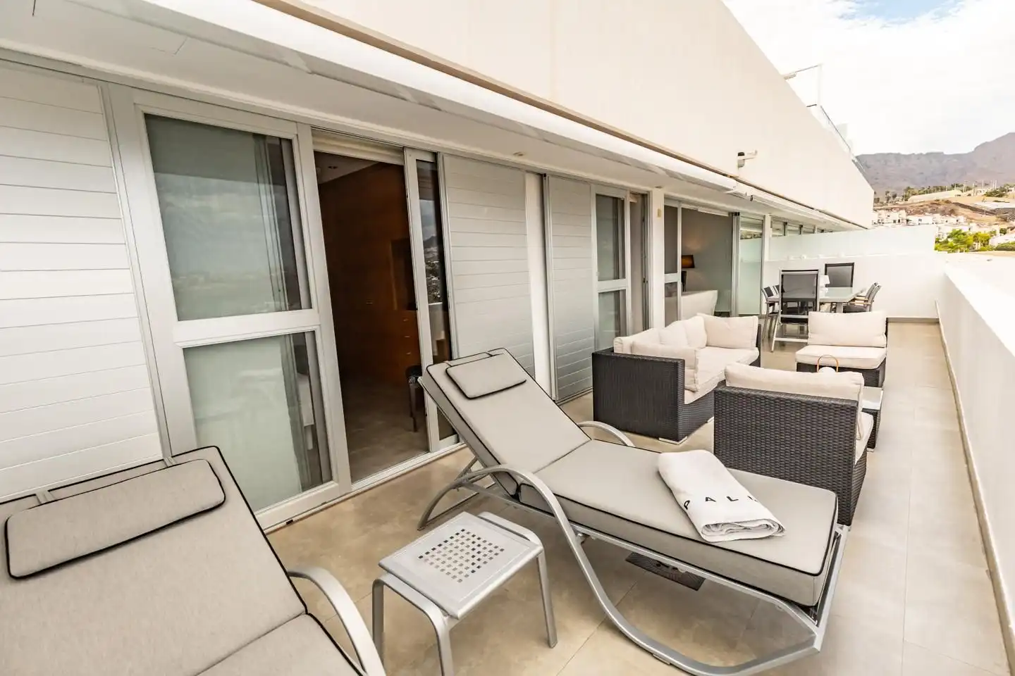 Terrasse von Dachboden zum Verkauf in Adeje mit Klimaanlage, Abstellraum und Möbliert