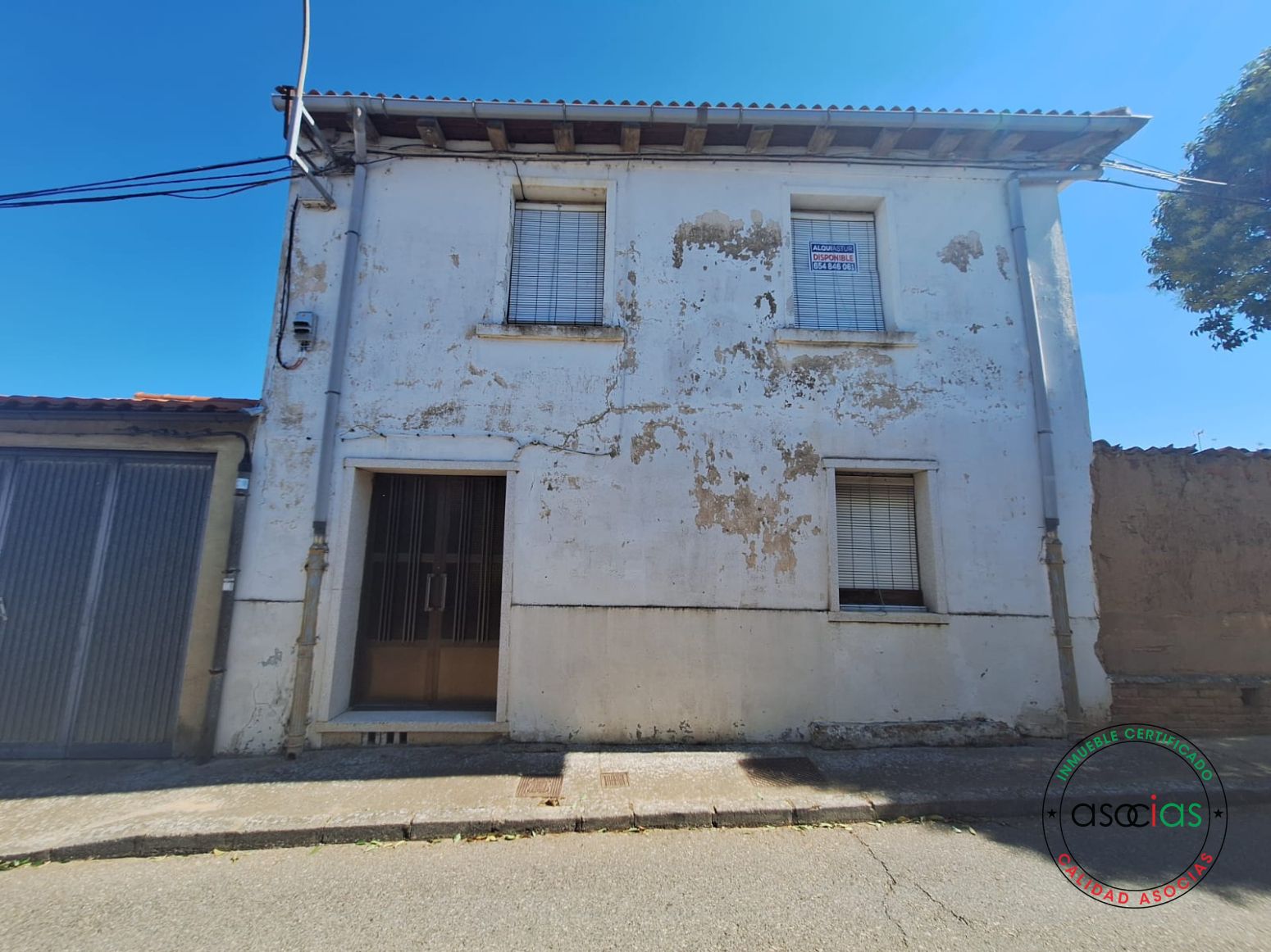 Vista exterior de Casa adosada en venda en Sahagún
