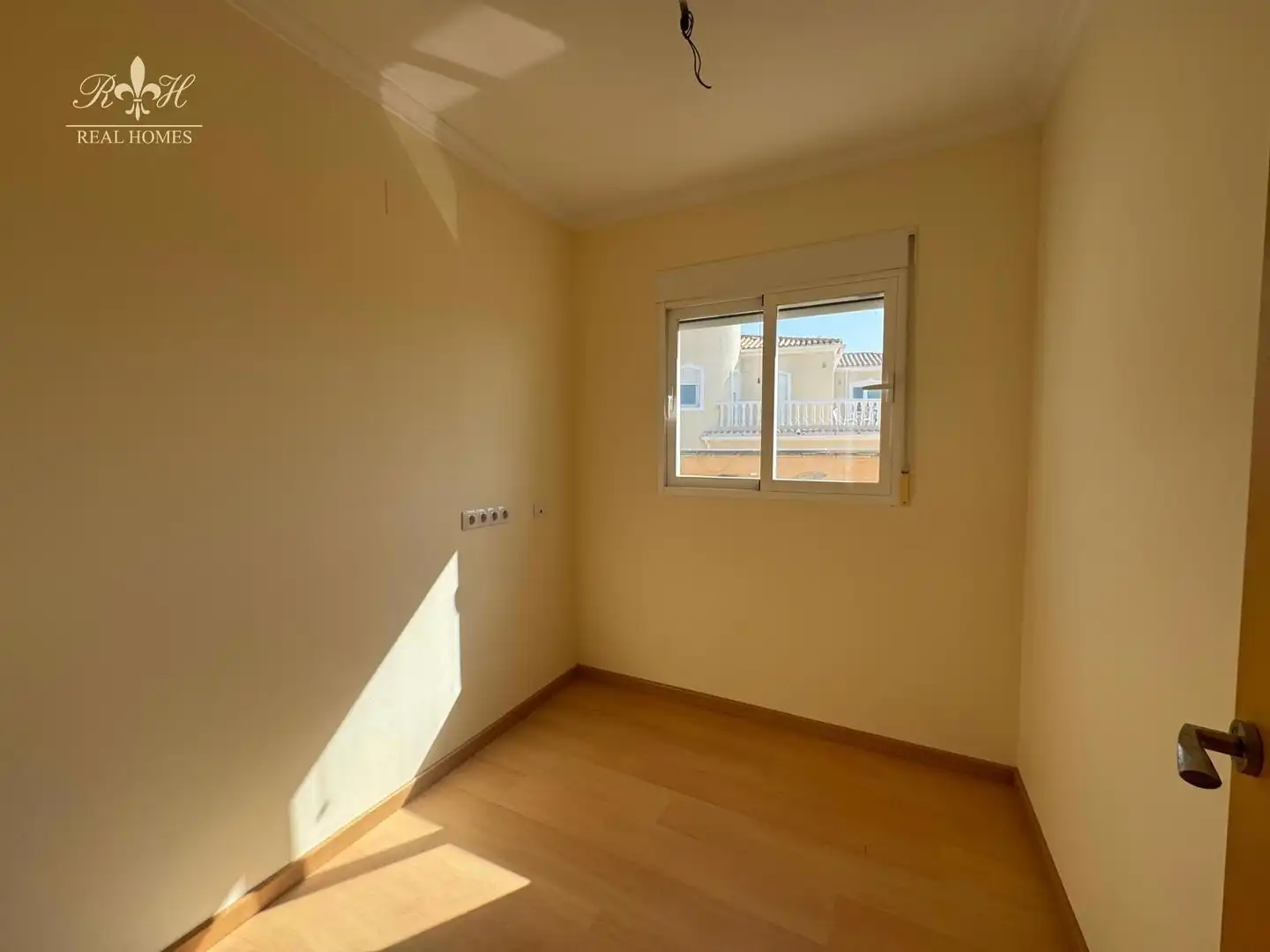 Bedroom of Houses for sale in L'Alfàs del Pi  with Air Conditioner, Heating and Swimming Pool