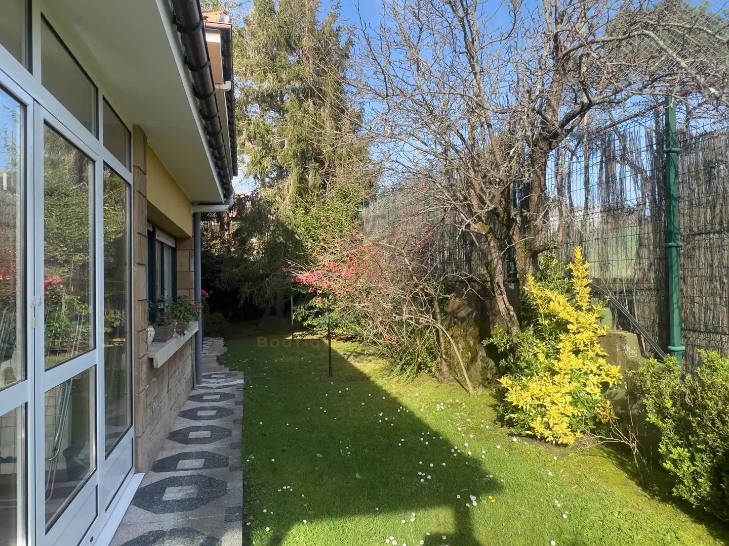 Jardí de Casa o xalet en venda en Gijón  amb Traster i Piscina