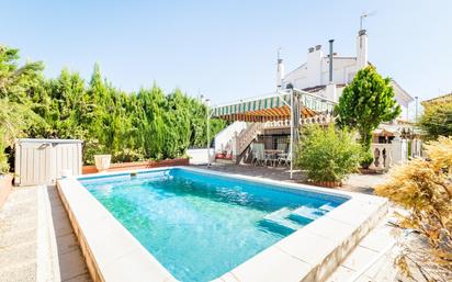 Swimming pool of Single-family semi-detached for sale in Peligros  with Air Conditioner, Heating and Private garden