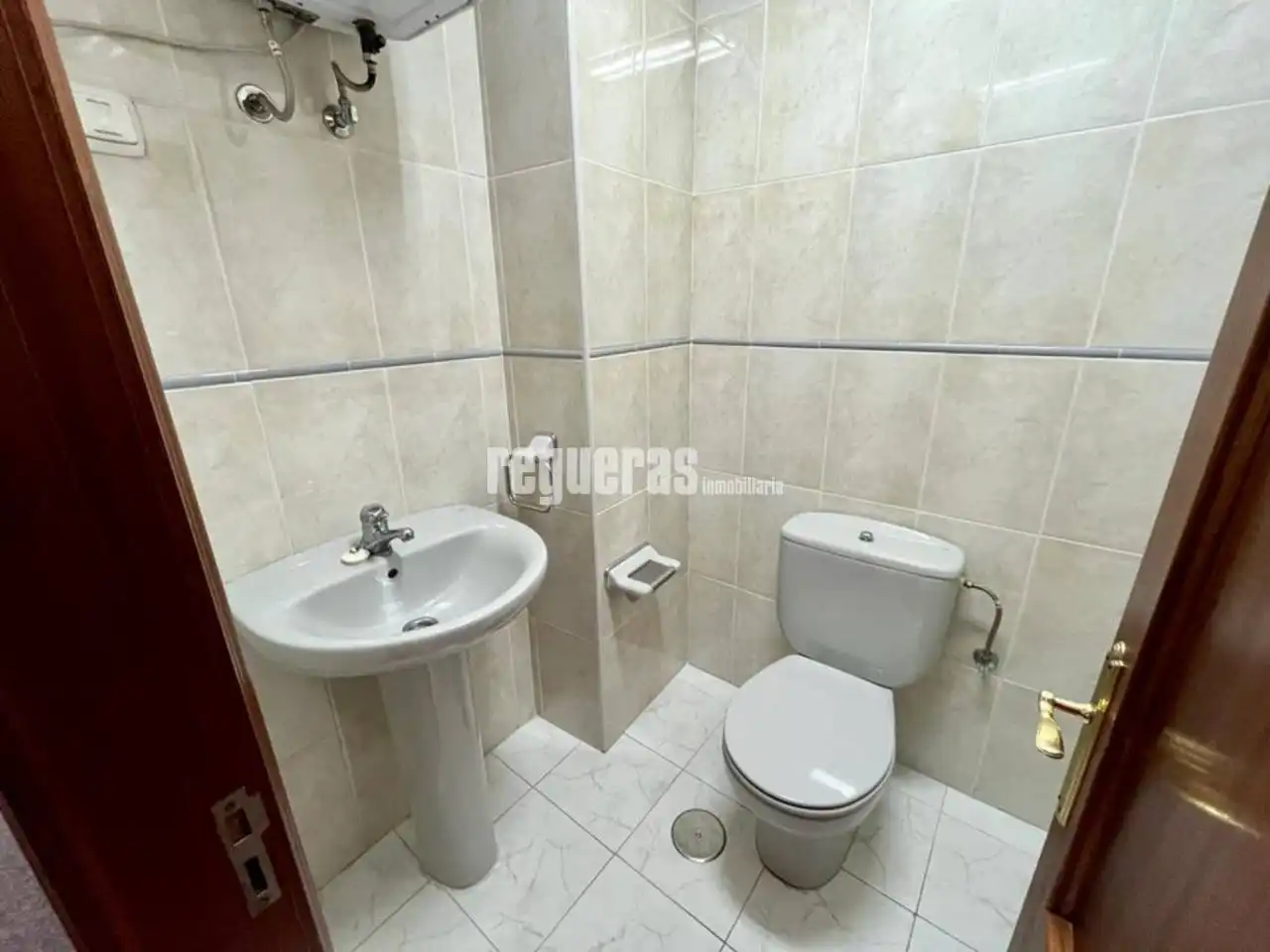 Bany de Oficina en venda en Avilés