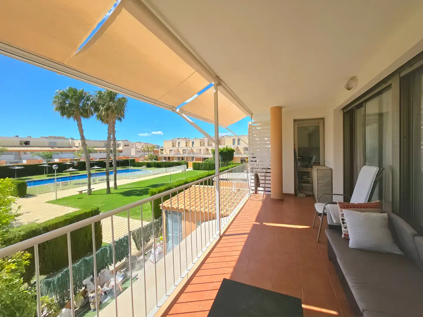 Piso con piscina en venta en Avenida Conrado Albaladejo 35