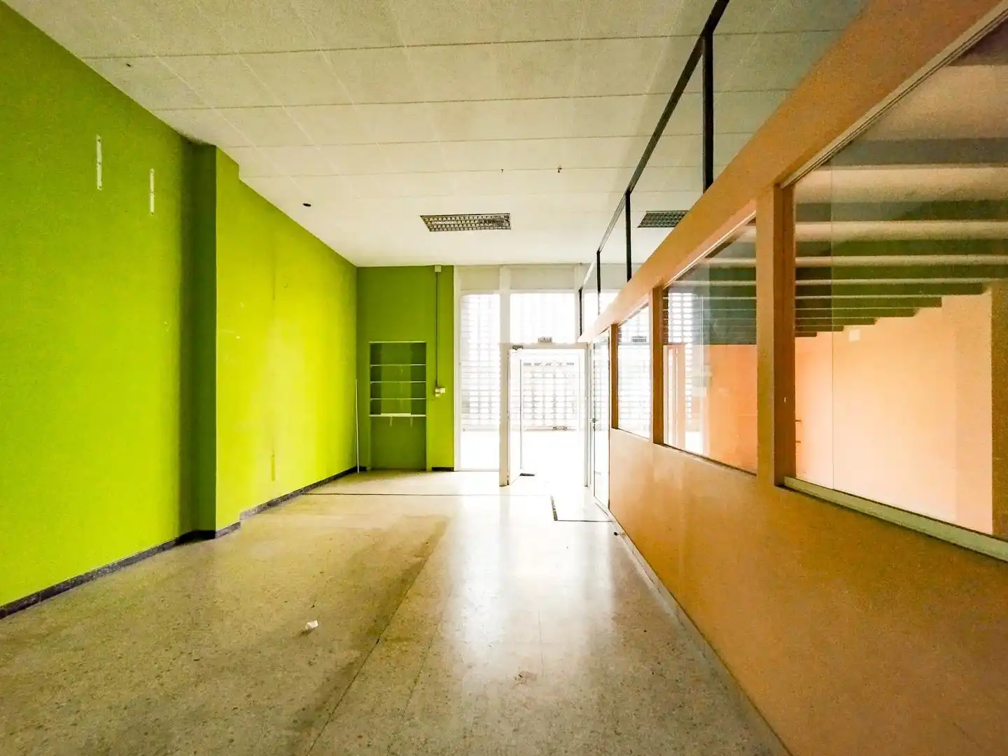 Fabrikhallen zur Miete in Carballo