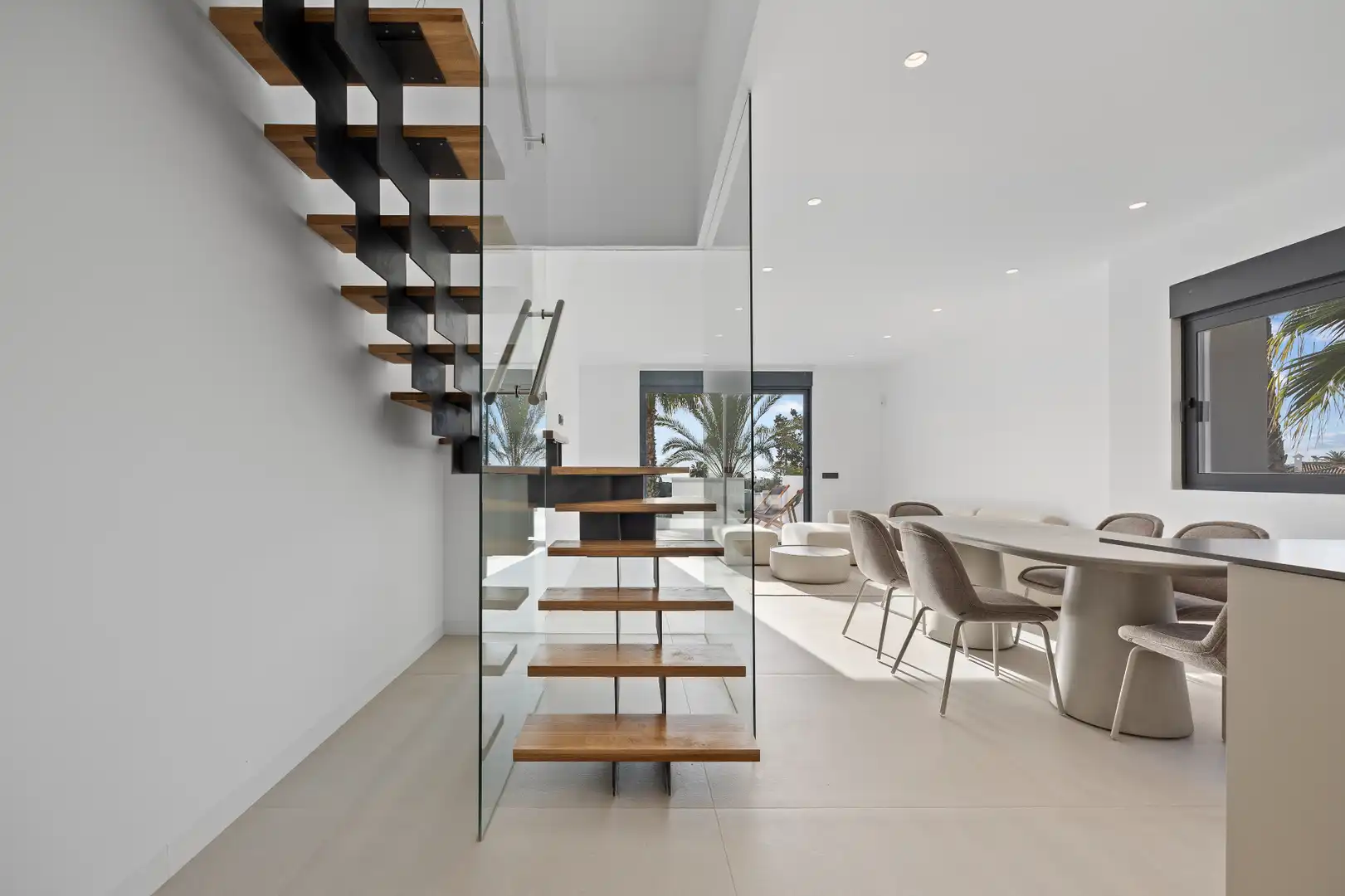 Attic for sale in Estepona  with Air Conditioner, Terrace and Storage room