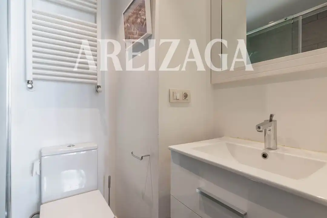 Badezimmer von Wohnung zum Verkauf in Donostia - San Sebastián  mit Heizung