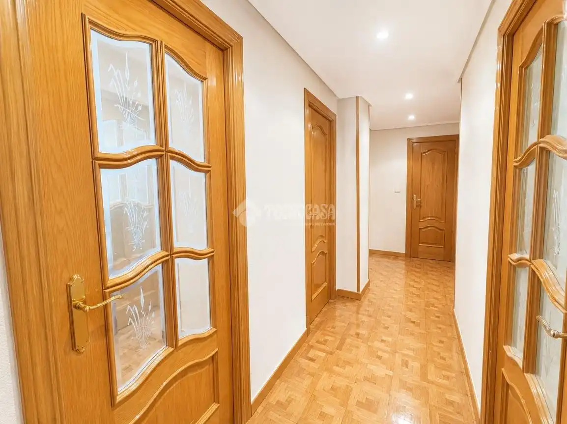 Piso en venta en Madrid con Calefacción, Parquet y Terraza