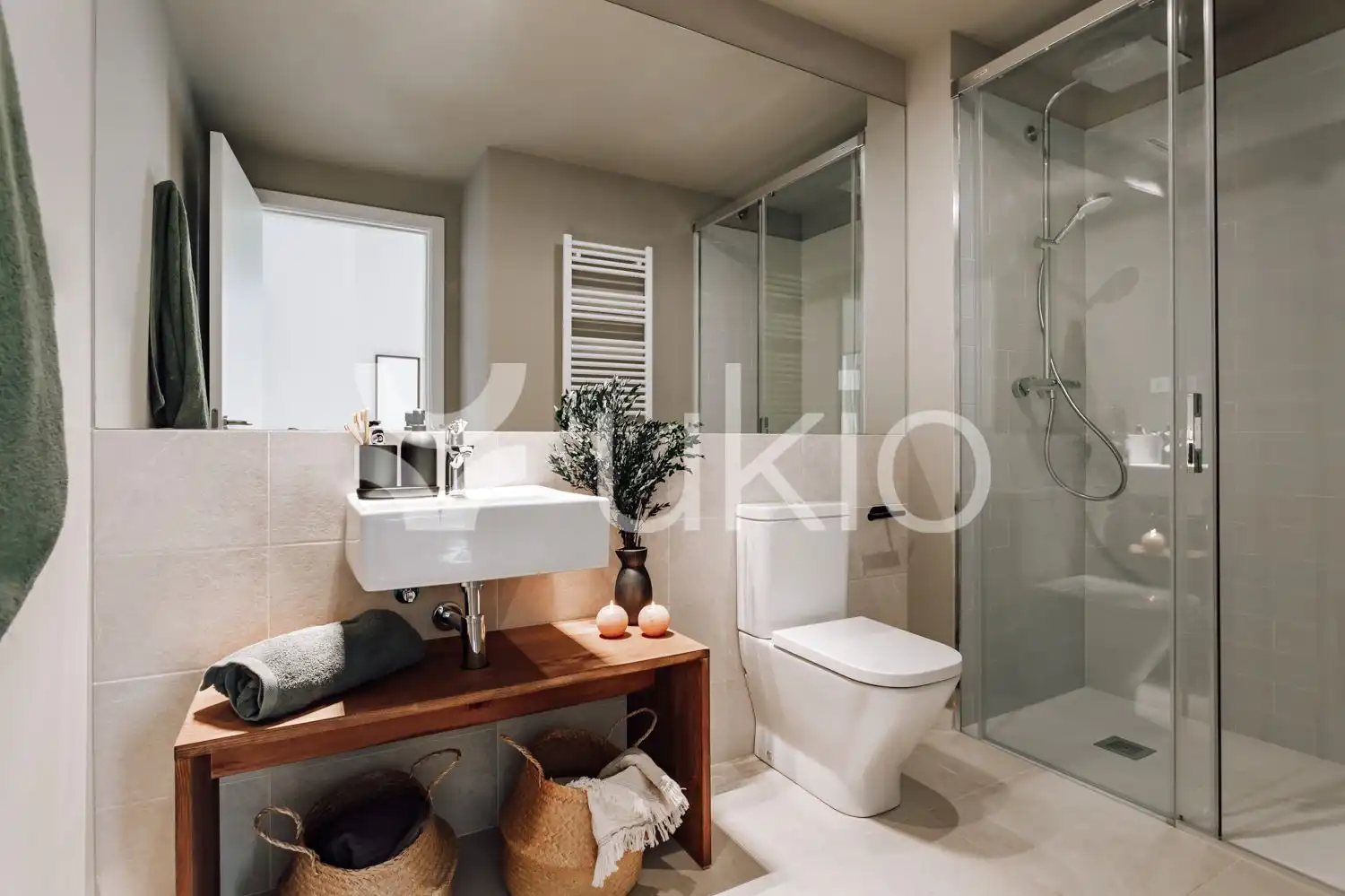 Baño de Apartamento de alquiler en Barcelona con Aire acondicionado, Calefacción y Amueblado