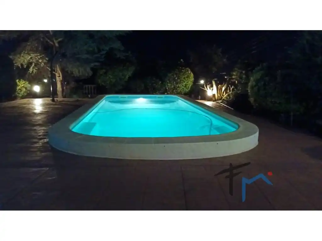 Piscina de Casa o chalet en venta en Sant Llorenç d'Hortons