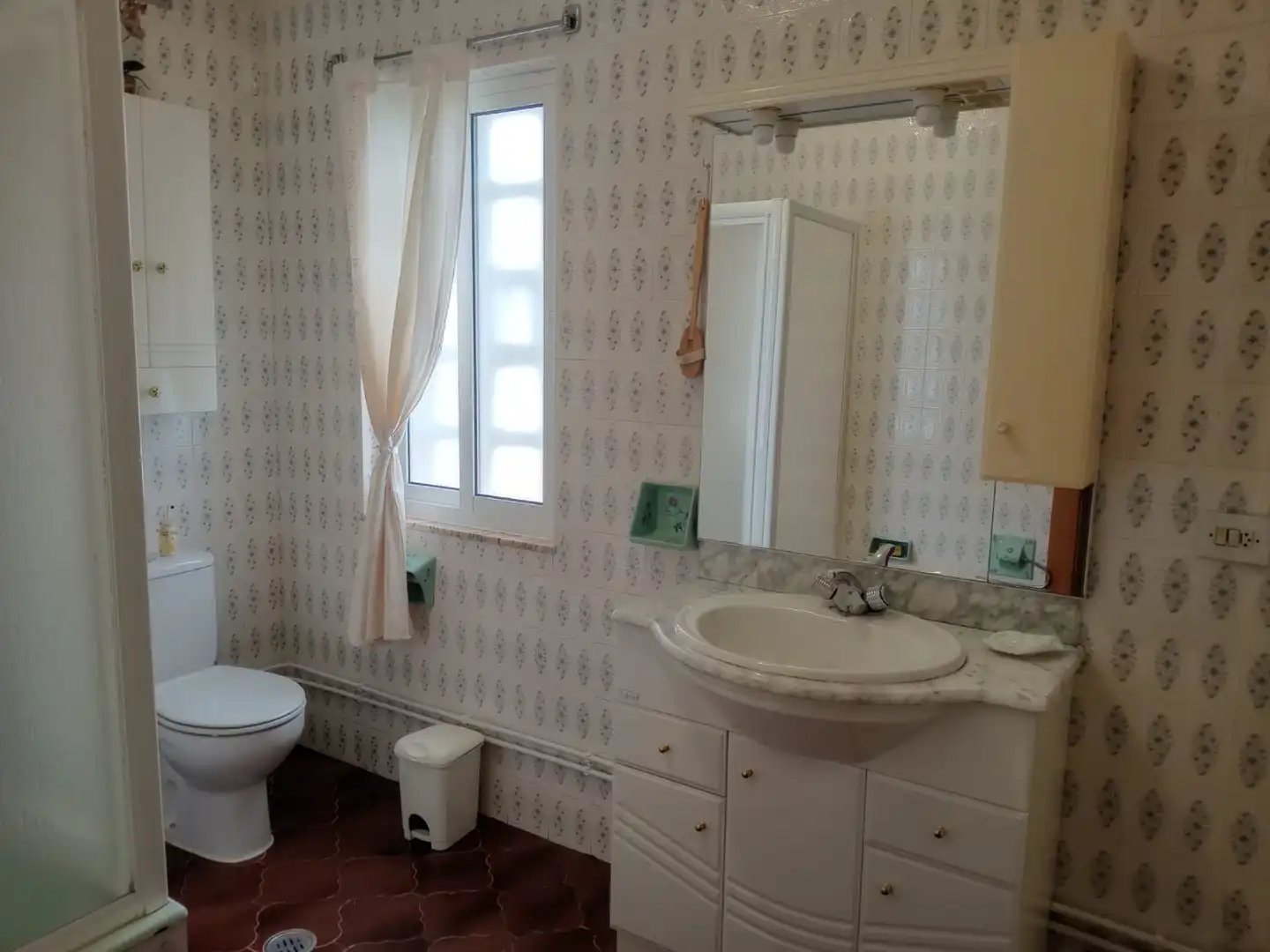 Baño de Piso de alquiler en Burela con Amueblado y Se aceptan mascotas