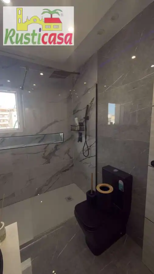 Bathroom of Flat for sale in Bailén  with Air Conditioner and Furnished
