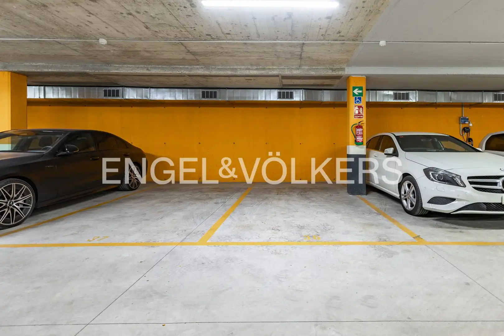 Parking de Ático en venta en Mataró con Calefacción