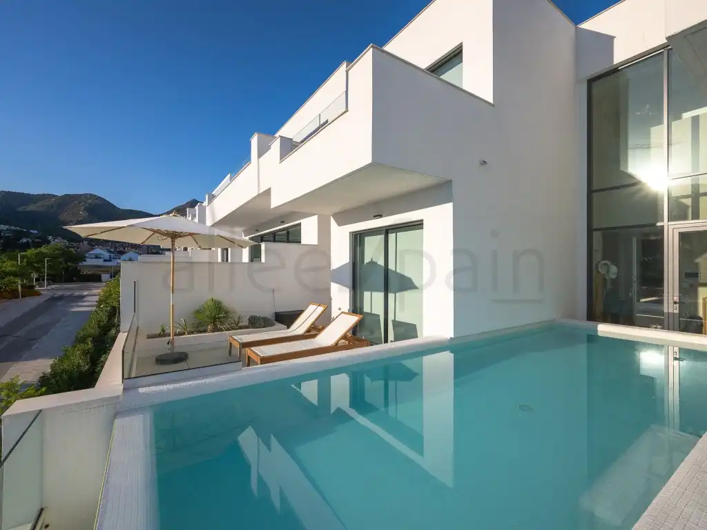 Piscina de Casa o chalet en venta en Benalmádena