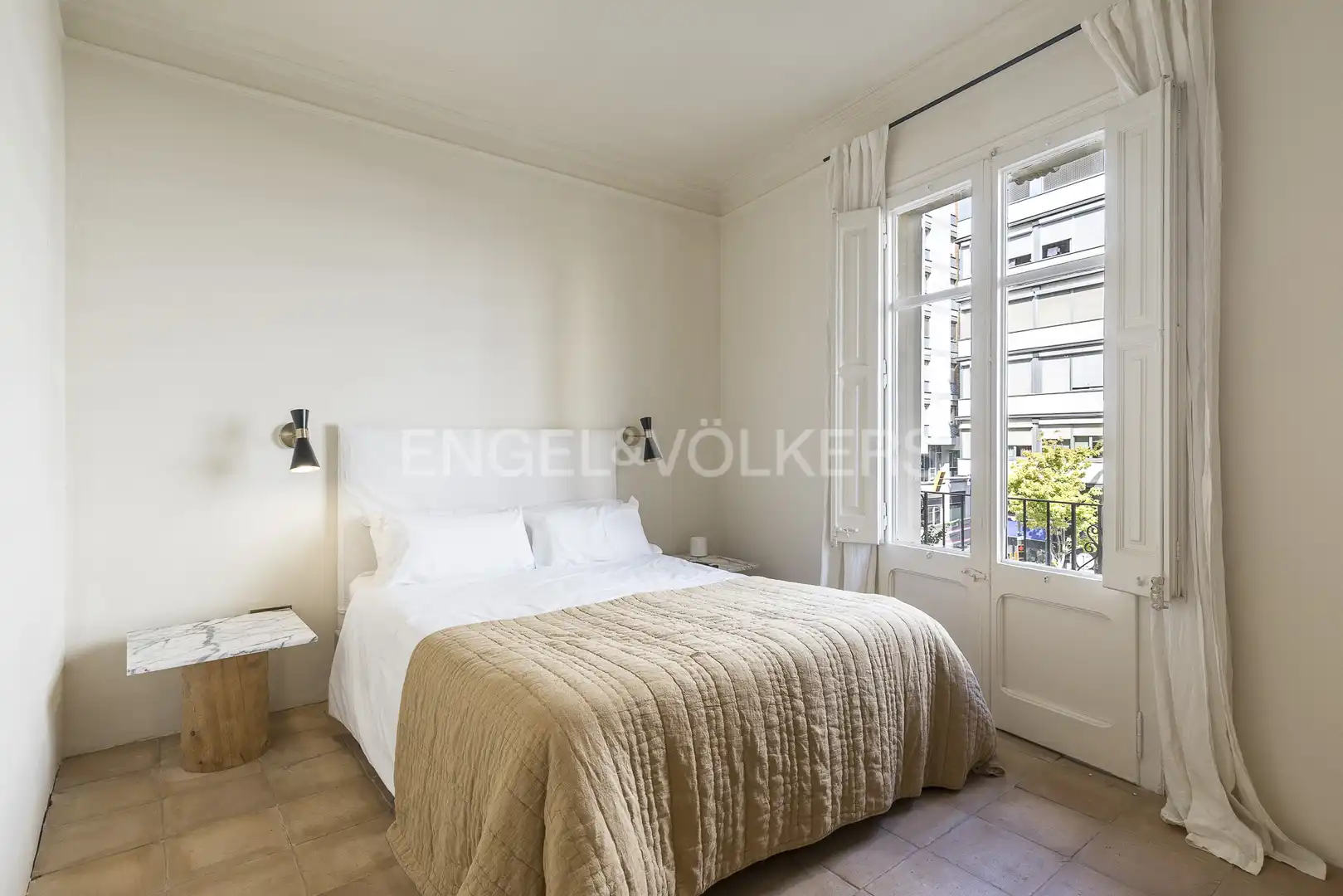Schlafzimmer von Wohnung zur Miete in Barcelona mit Klimaanlage, Heizung und Balkon