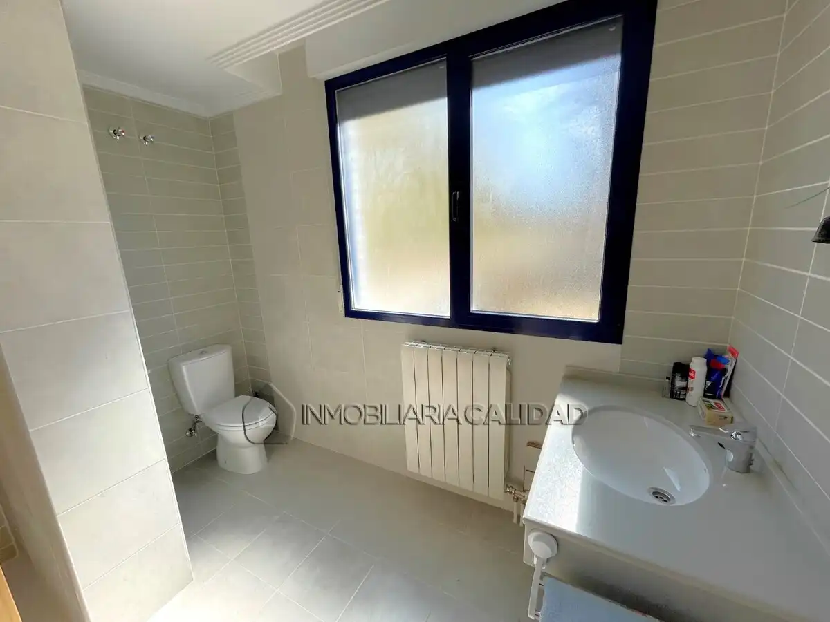 Bathroom of Flat for rent in Burgos  with Heating and Furnished