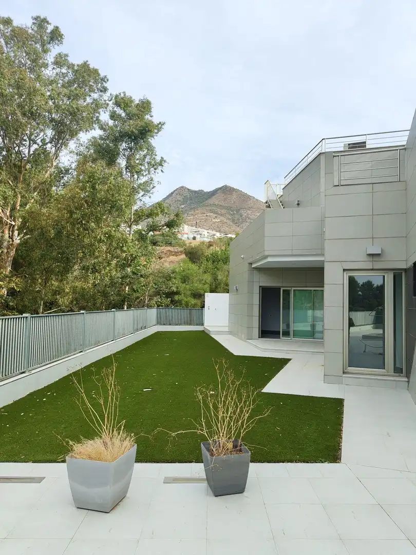 Exterior view of Houses for sale in Benalmádena  with Terrace and Balcony