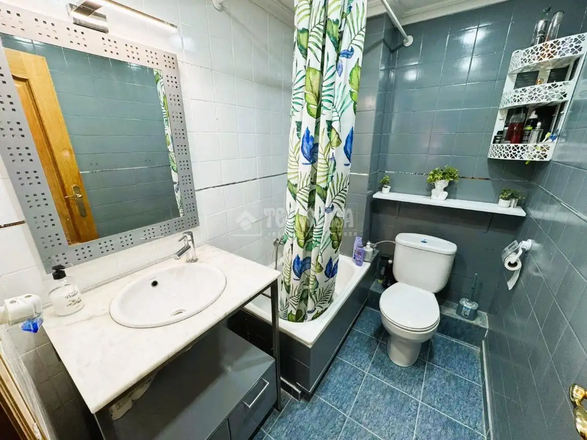 Baño de Piso en venta en Torrent con Calefacción y Balcón