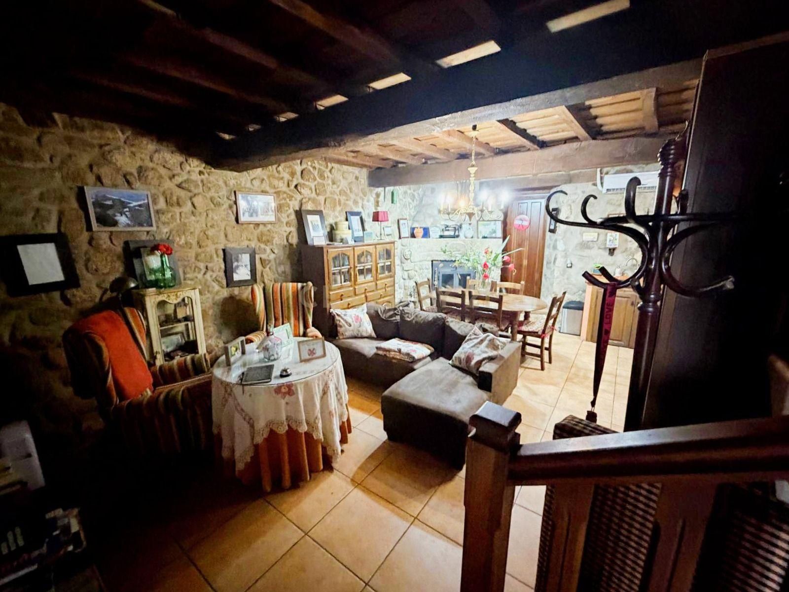 Sala d'estar de Finca rústica en venda en Villamiel amb Aire condicionat, Microones i TV