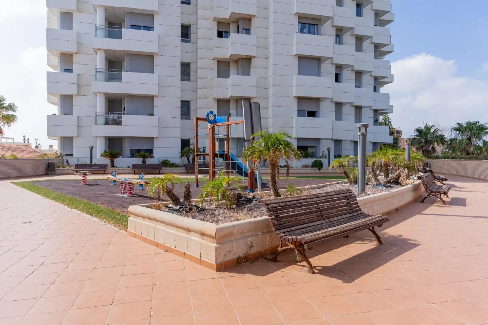 Vista exterior de Pis en venda en El Ejido amb Aire condicionat i Piscina comunitària