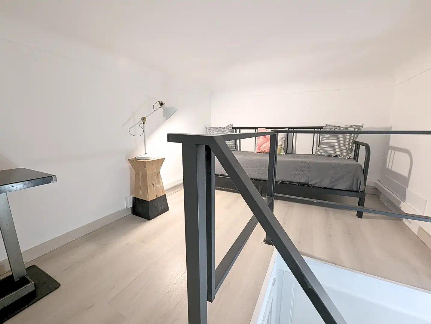 Dormitori de Planta baixa en venda en Barcelona amb Terrassa