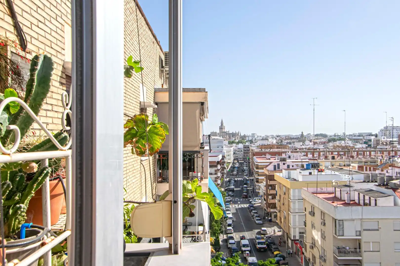 Exterior view of Flat for sale in Sevilla  with Air Conditioner and Terrace