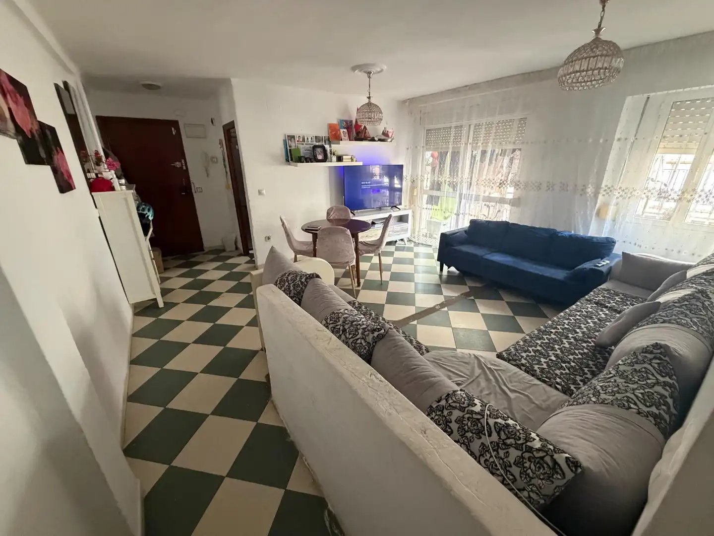 Sala d'estar de Pis en venda en San Juan de Aznalfarache amb Aire condicionat