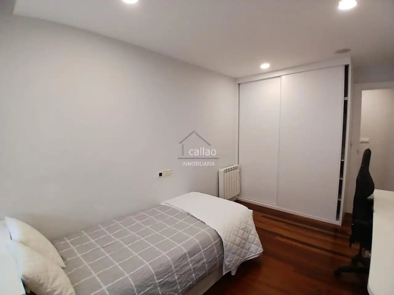 Bedroom of Flat for rent in Ferrol  with Heating, Storage room and Furnished