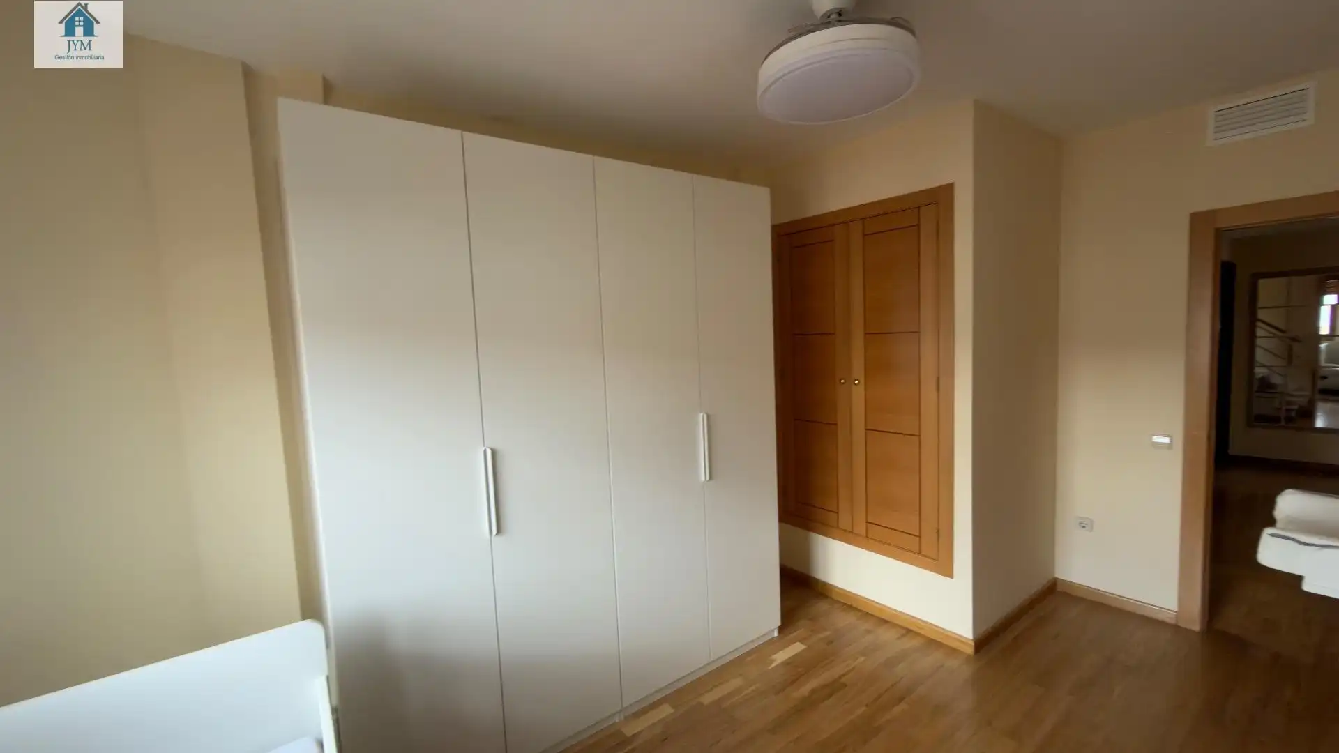 Habitación de Casa o chalet en venta en Cájar con Aire acondicionado, Calefacción y Jardín privado
