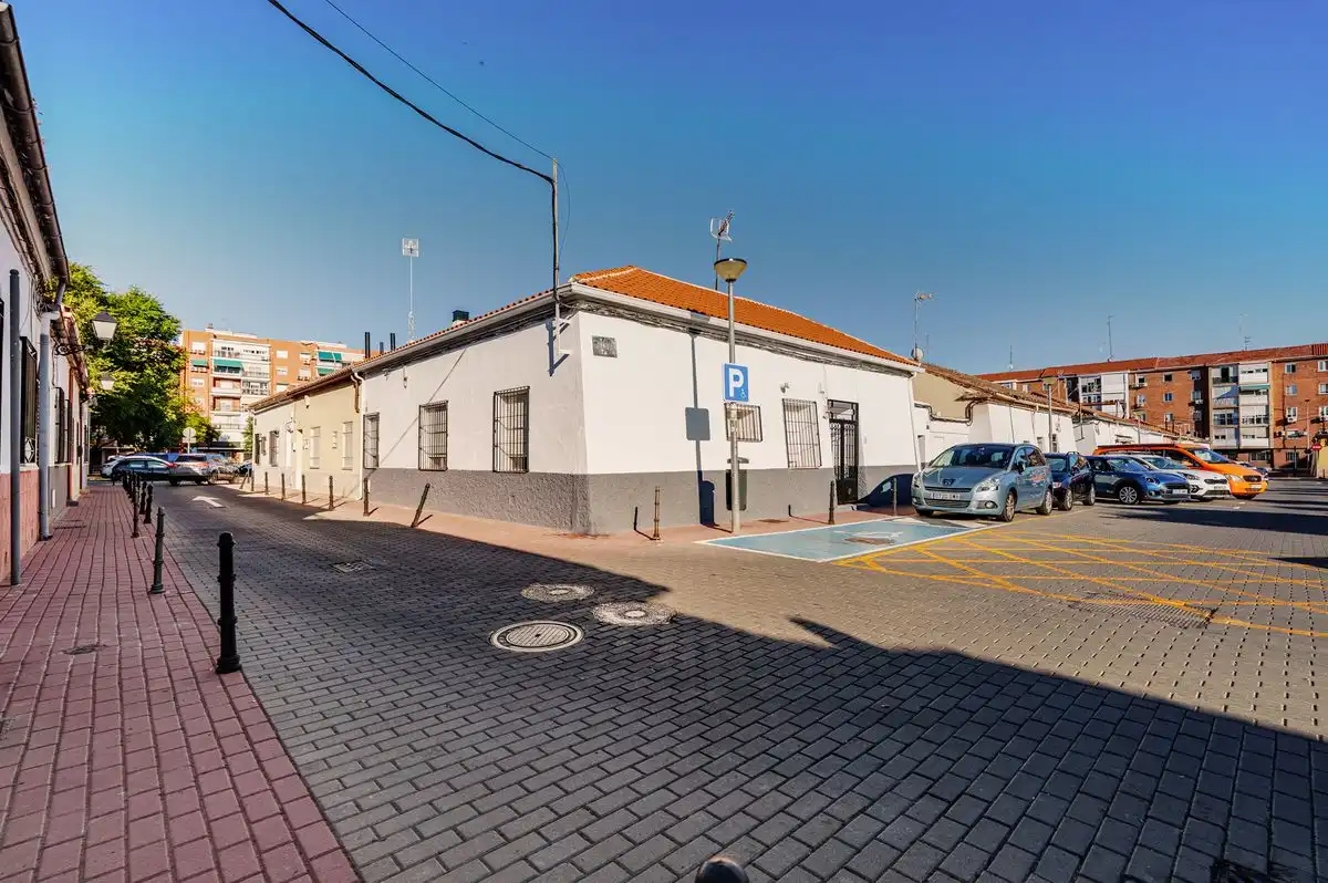 Vista exterior de Casa adosada en venta en Alcalá de Henares con Aire acondicionado, Calefacción y Jardín privado