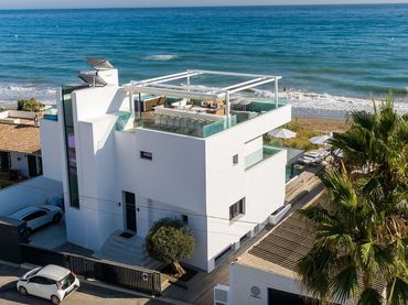 Villa mit Pool zum Verkauf in Las Chapas - El Rosario