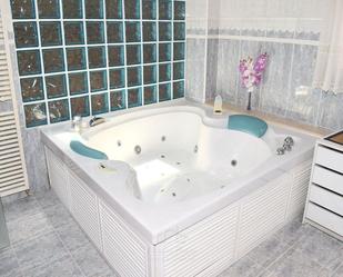 Bathroom of Single-family semi-detached for sale in Santa Marta de Tormes  with Terrace