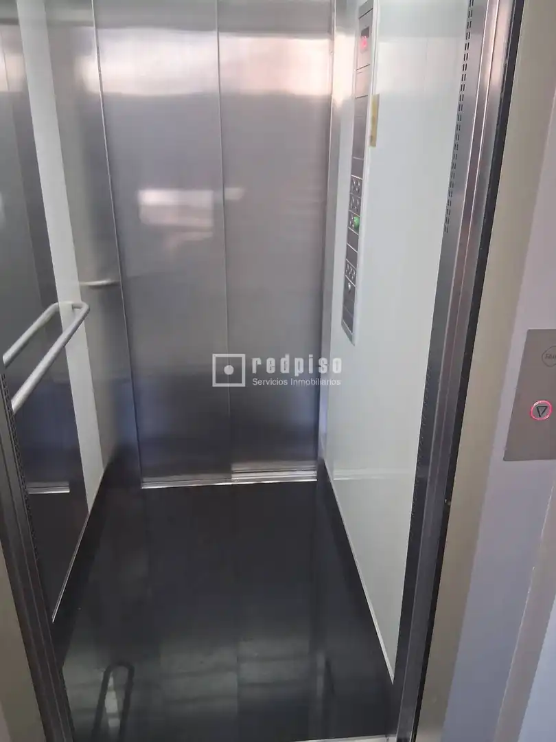 Wohnung zum Verkauf in Madrid mit Klimaanlage, Heizung und Terrasse